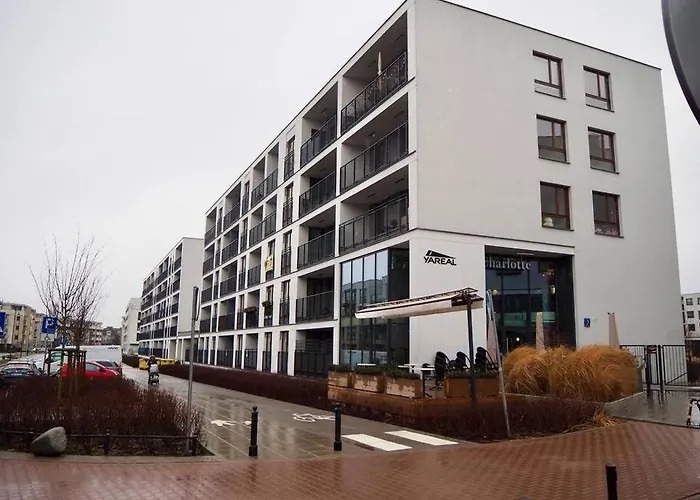 Kieslowskiego Vis-a-vis Town Hall وارسو